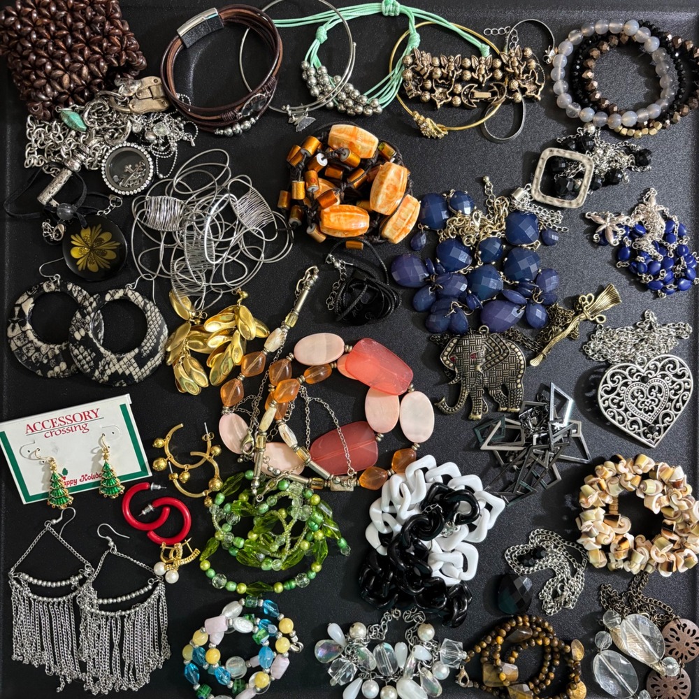 Wearable Jewelry Costume Assorted Necklaces Bracelets etc Resell Gift UB304